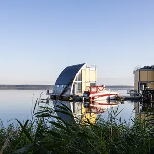 Lausitzer Seenland Schwimmende Hauser Am Geierswalder See CC0 Mario Kegel